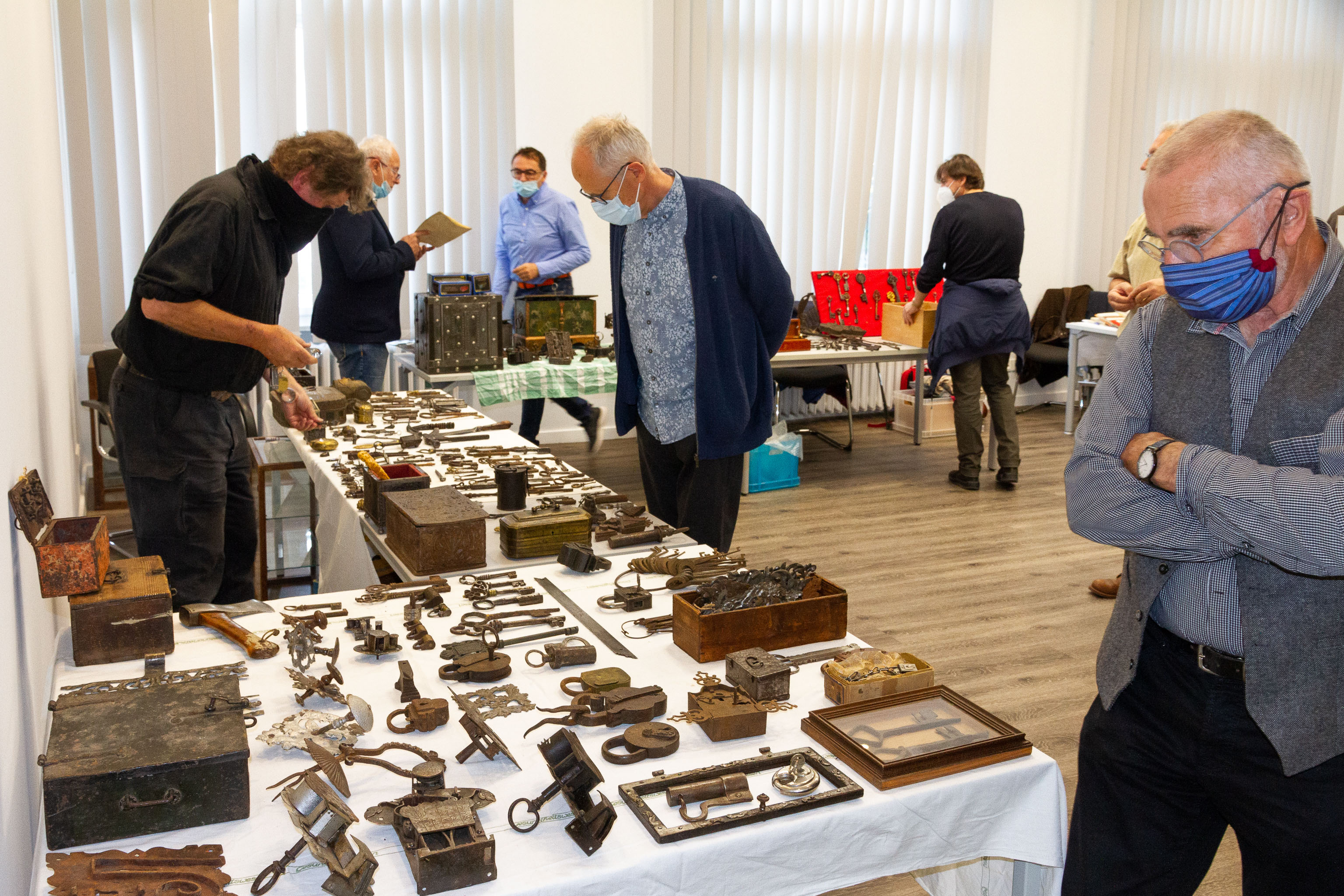 Andere Aussteller zeigten zahlreiche historische Schlösser, Schlüssel, Trickverschlüsse, Sicherheitstruhen und besonders kunstvoll hergestellte Schlösser im Rahmen der Sammlerpräsentation.
