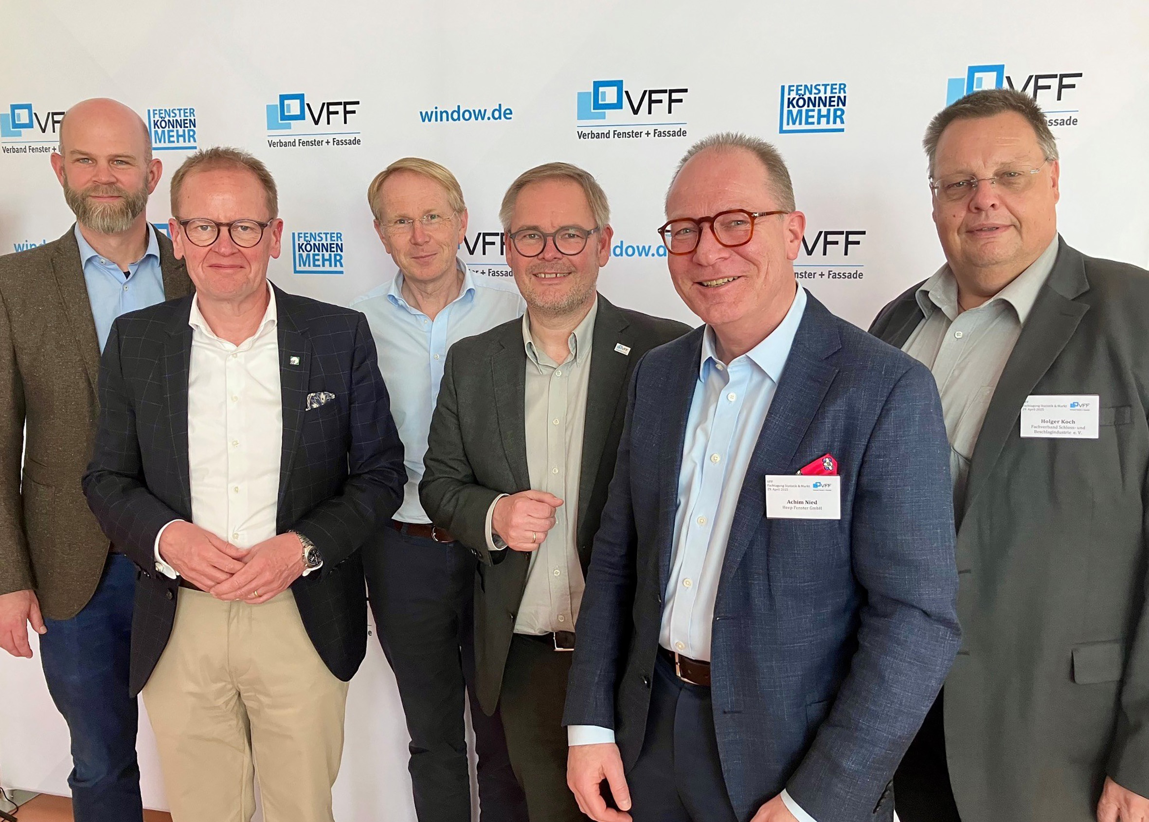 Wirtschaftsprognose 2025 - Fenster und Außentüren - Initiatioren Die Referenten und Initiatoren der Wirtschaftsprognose für den Fenster- und Außentürenmarkt 2025.