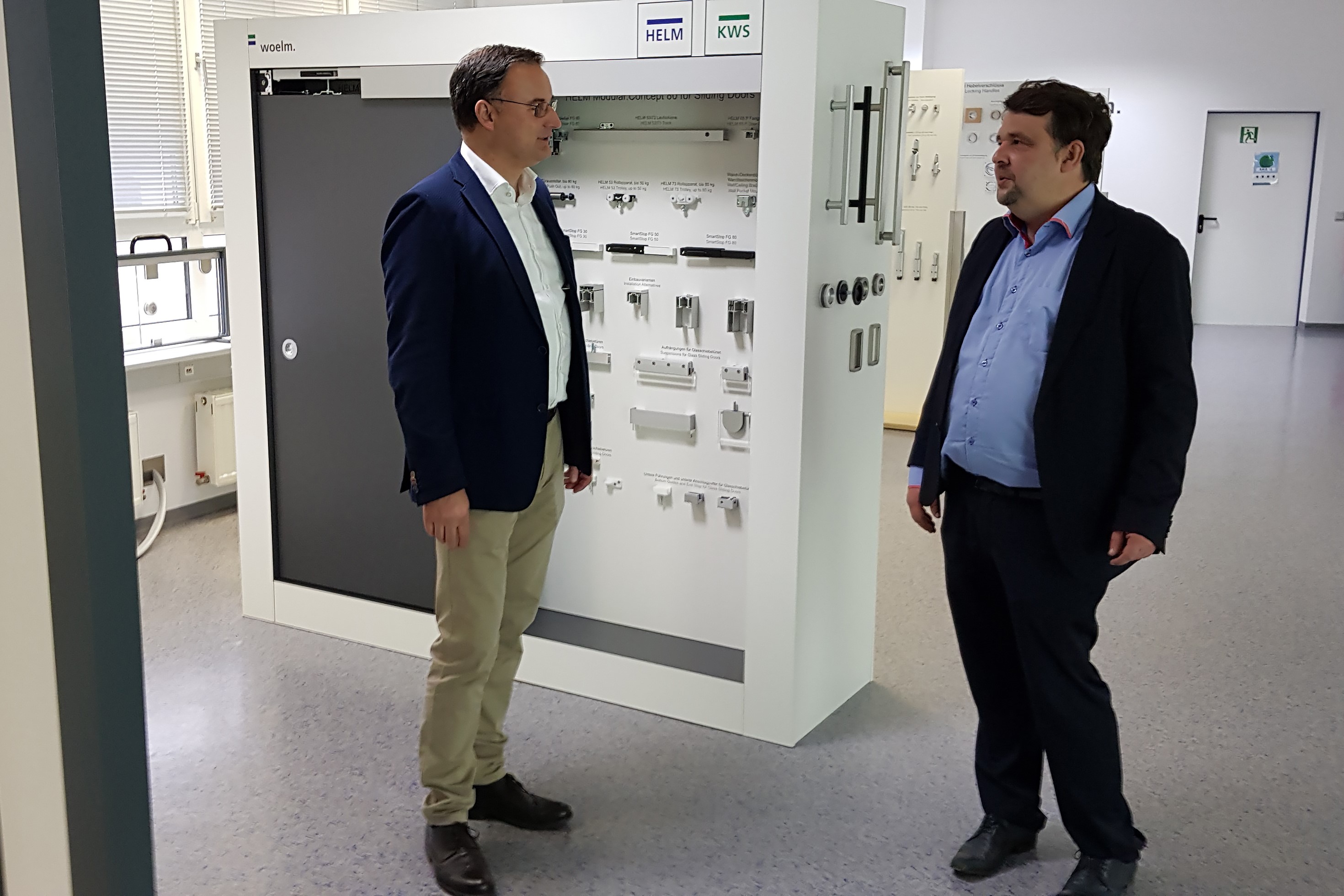 Dennis Radtke - Europaabgeordneter Der Europaabgeordnete Dennis Radtke nutzte Zeit in Velbert, um auch das Unternehmen des Vorstandsvorsitzenden Karl Kristian Woelm zu besuchen.