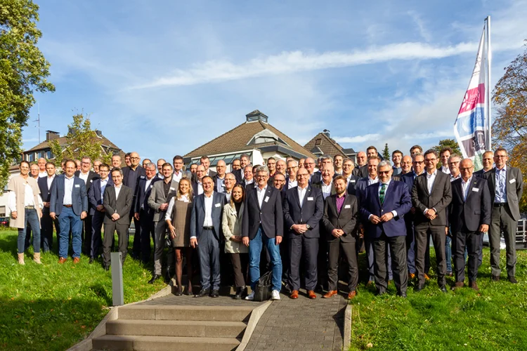 Vertreter der Schloss- und Beschlagindustrie sowie des Baubeschlagfachhandels trafen sich zur 61. Ständigen Konferenz in Velbert.